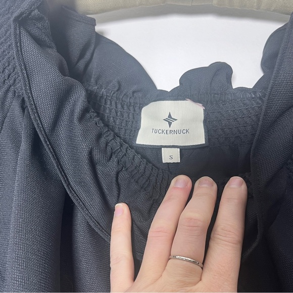 Tuckernuck Off the Shoulder Marguerite Blouse Long Sleeves Smocked Black Small - Picture 11 of 11